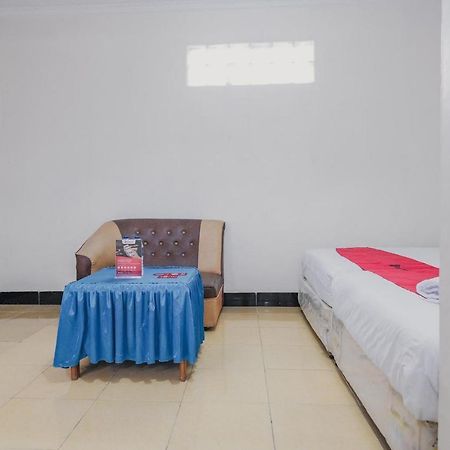 RedDoorz Syariah near Kebun Raya Liwa Hotel Negarabatin Bagian luar foto