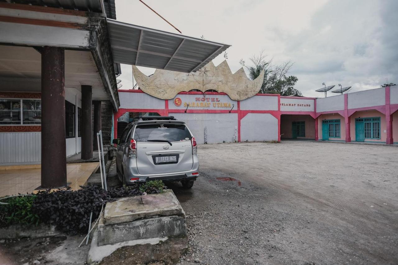RedDoorz Syariah near Kebun Raya Liwa Hotel Negarabatin Bagian luar foto