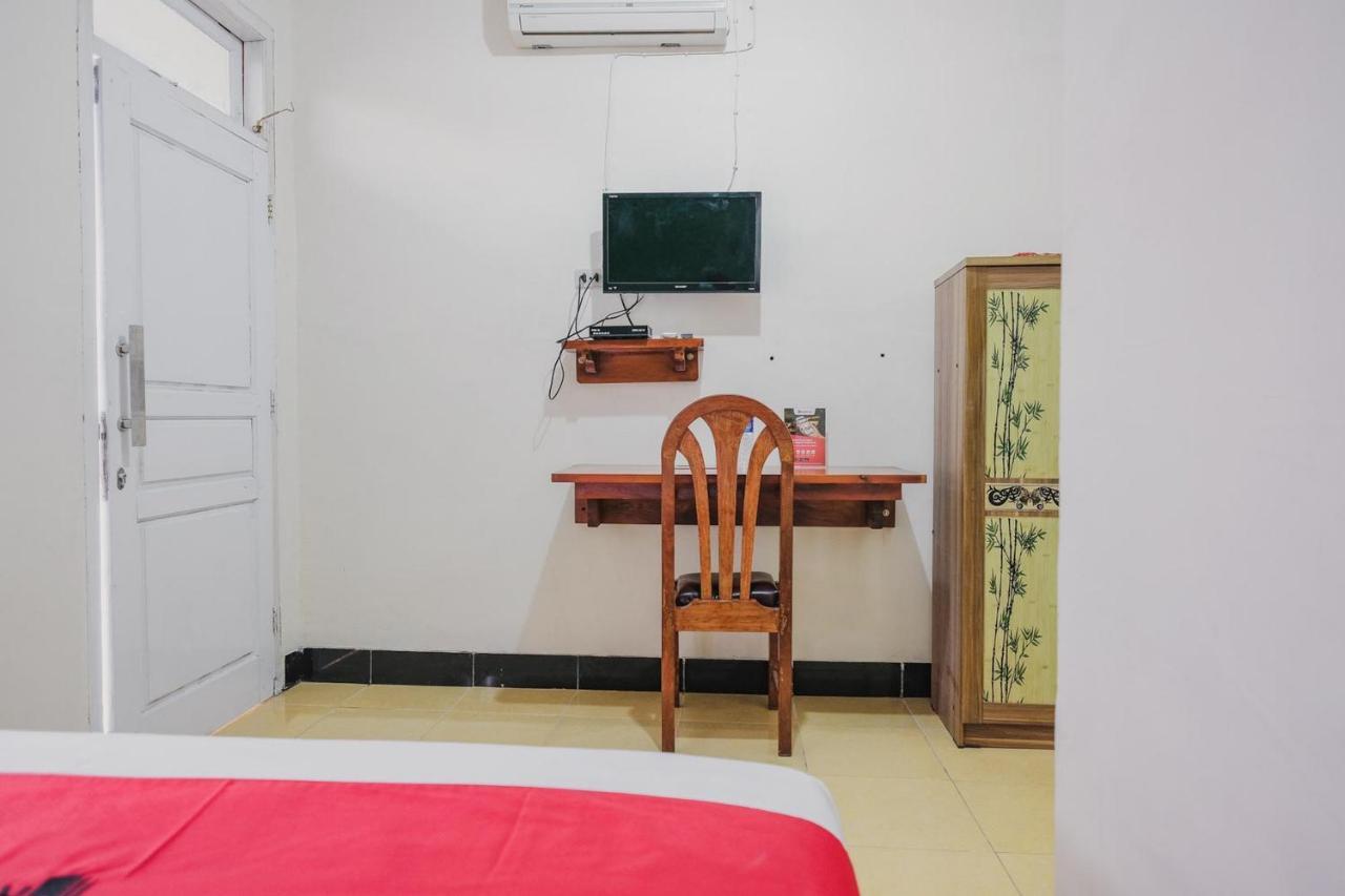 RedDoorz Syariah near Kebun Raya Liwa Hotel Negarabatin Bagian luar foto