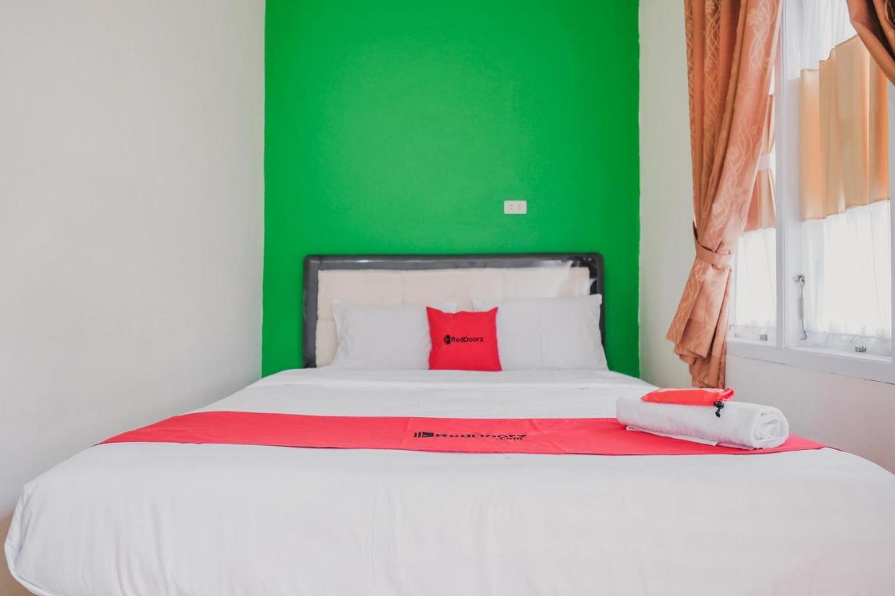 RedDoorz Syariah near Kebun Raya Liwa Hotel Negarabatin Bagian luar foto