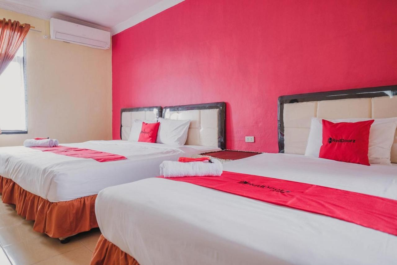 RedDoorz Syariah near Kebun Raya Liwa Hotel Negarabatin Bagian luar foto